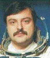 Musa Chiramanovič MANAROV (* 22.03.1959) VESMÍRNÉ MISE: 21.12.1987 - 21.12.1988 (Sojuz-TM 4, Mir, Sojuz-TM 6) 02.12.1990 - 26.05.1991 (Sojuz-TM 11, Mir, Sojuz-TM 11)